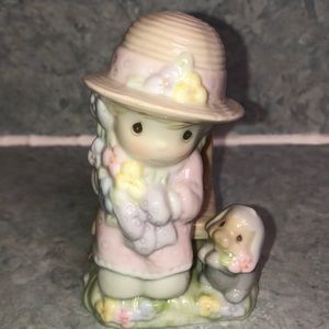 Precious moments to piece salt and pepper shaker